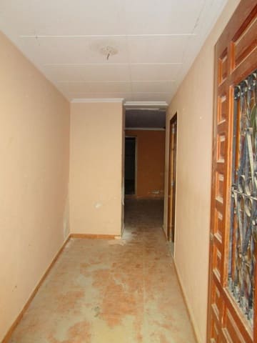 6 bedroom Townhouse for sale in Moixent - € 75,000 (Ref: 3562821)