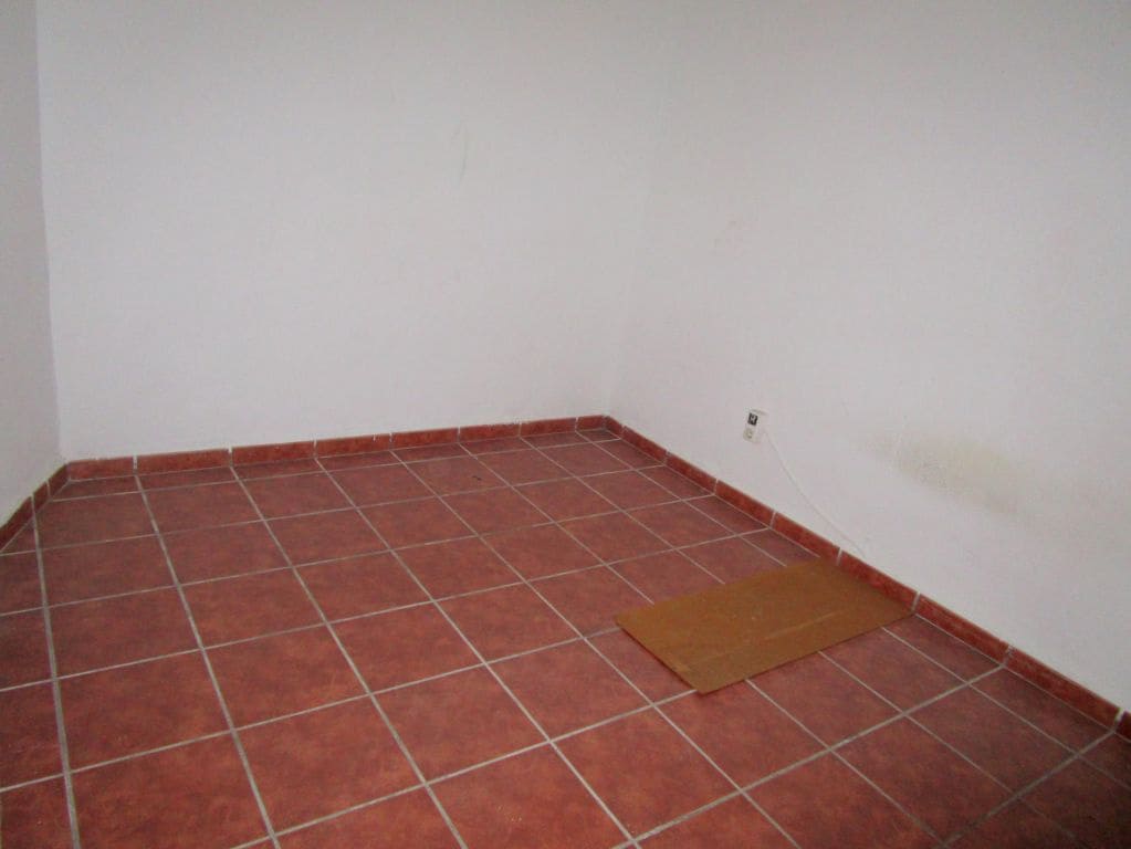 6 soveværelse Byhus til salg i Moixent - € 75.000 (Ref: 3562821)