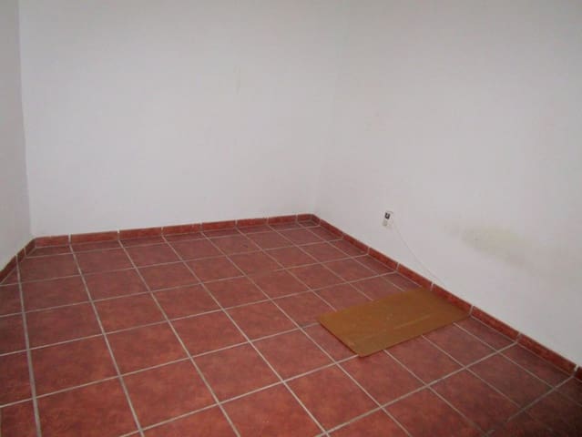 6 bedroom Townhouse for sale in Moixent - € 75,000 (Ref: 3562821)