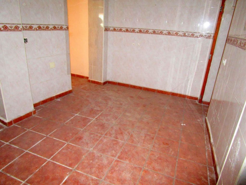 6 soveværelse Byhus til salg i Moixent - € 75.000 (Ref: 3562821)