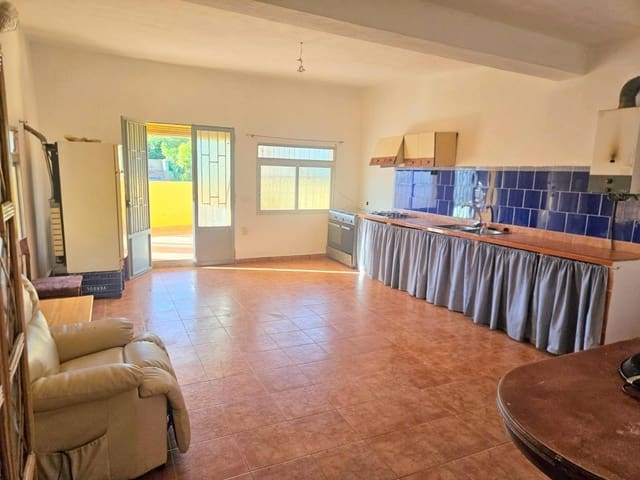 2 soveværelse Villa til salg i Montesa med swimmingpool - € 95.000 (Ref: 3588752)