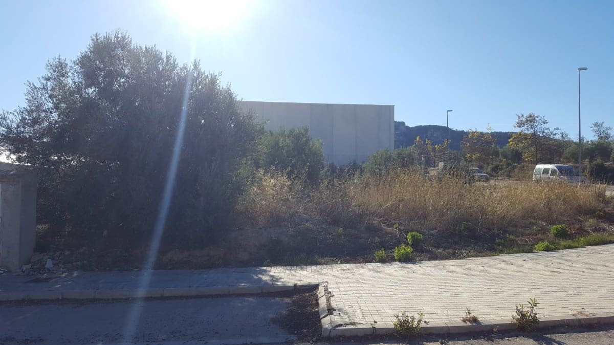 Grunde uden byggetilladelser til salg i Moixent - € 50.000 (Ref: 3662362)