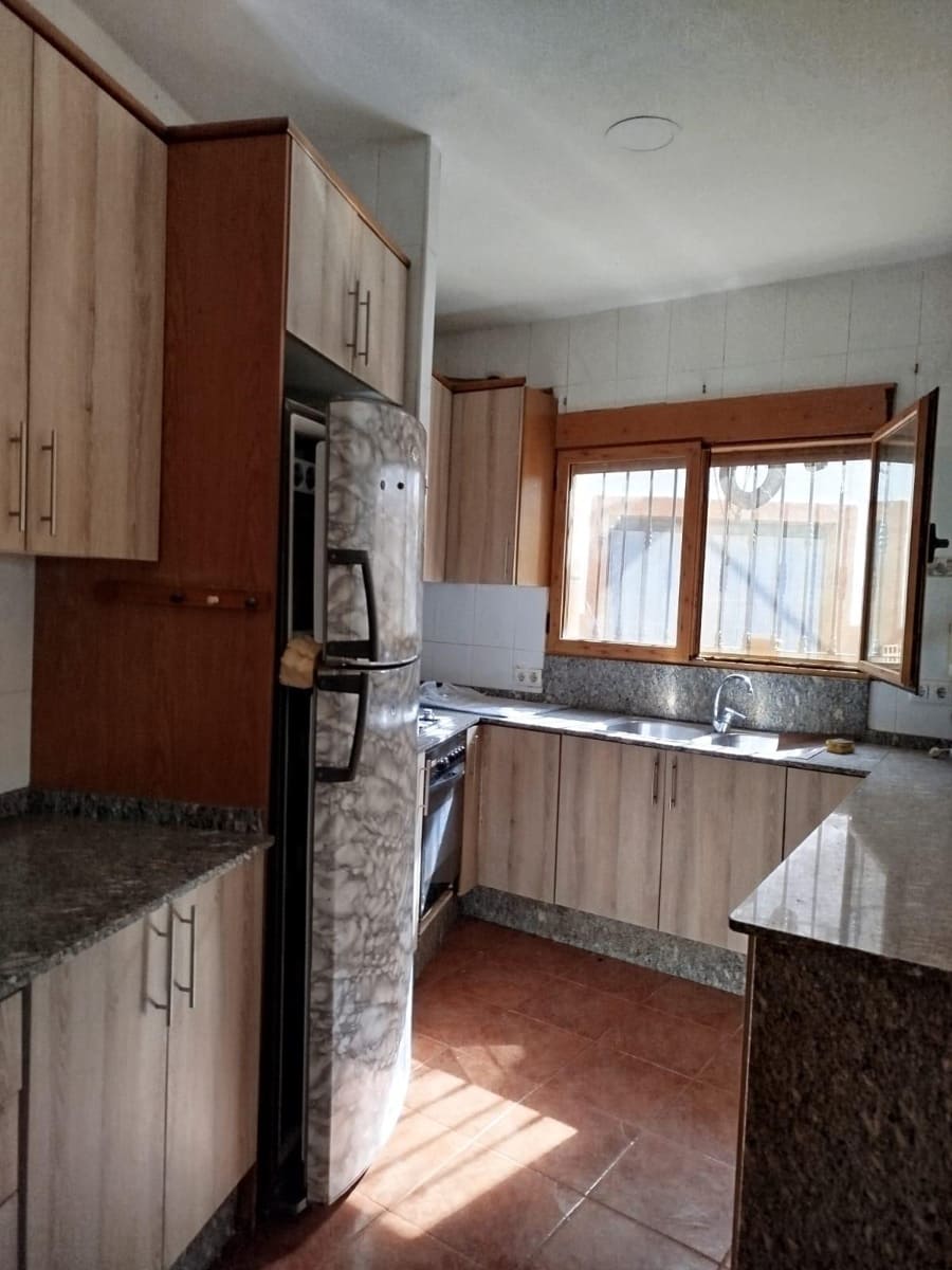 3 Zimmer Villa zu vermieten in Xativa mit Pool - 630 € (Ref: 4377339)