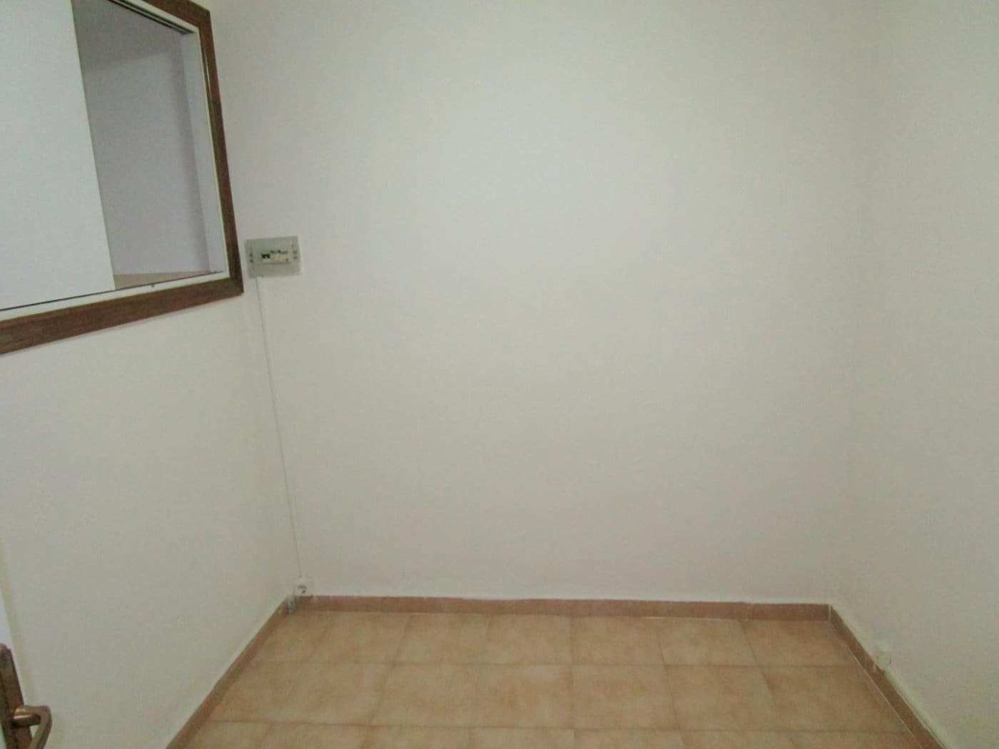 Commercial for rent in Moixent - € 300 (Ref: 6181794)