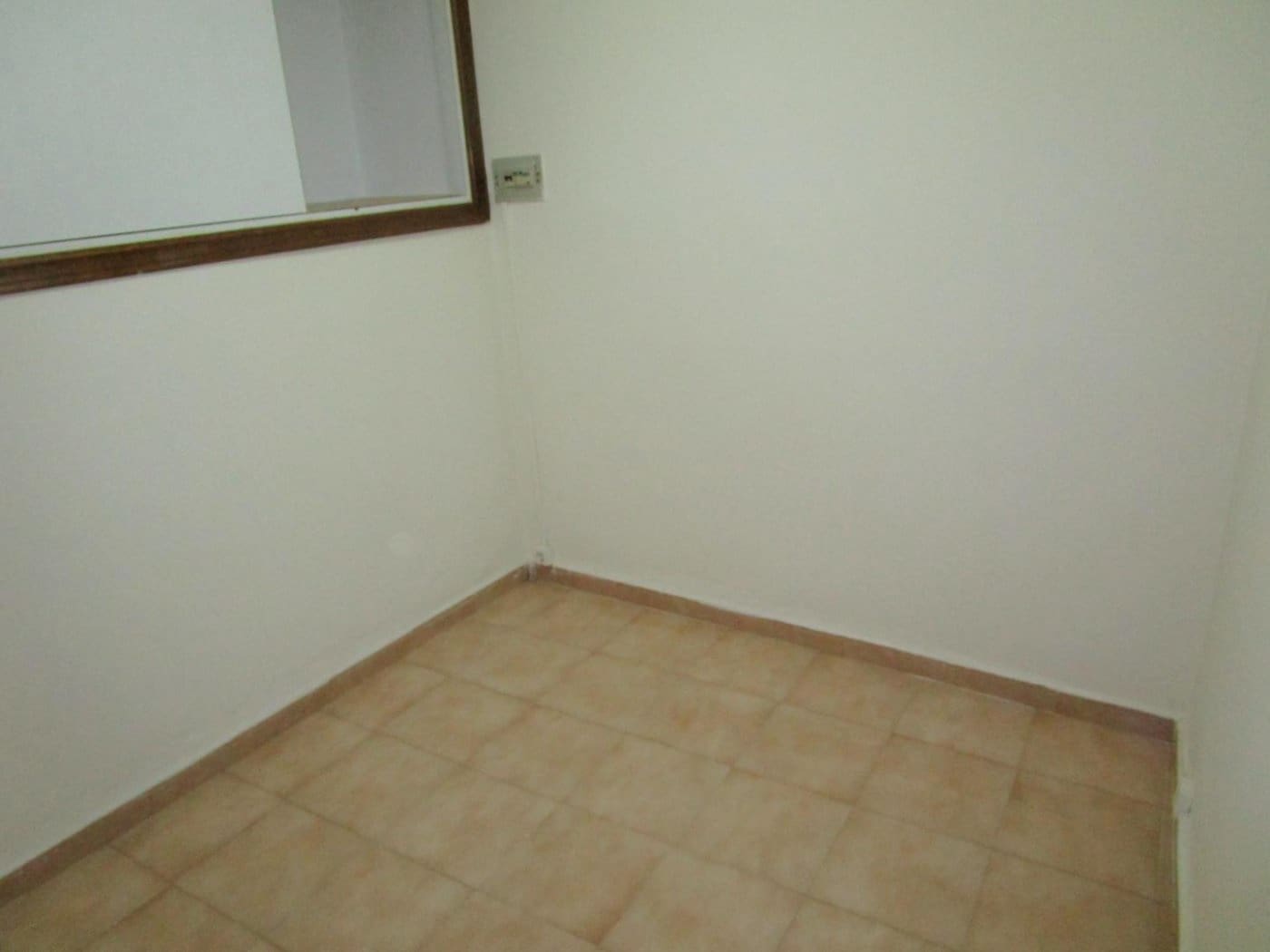 Commercial for rent in Moixent - € 300 (Ref: 6181794)