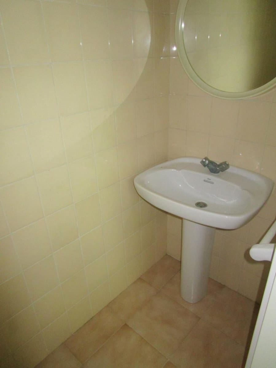 Commercial for rent in Moixent - € 300 (Ref: 6181794)