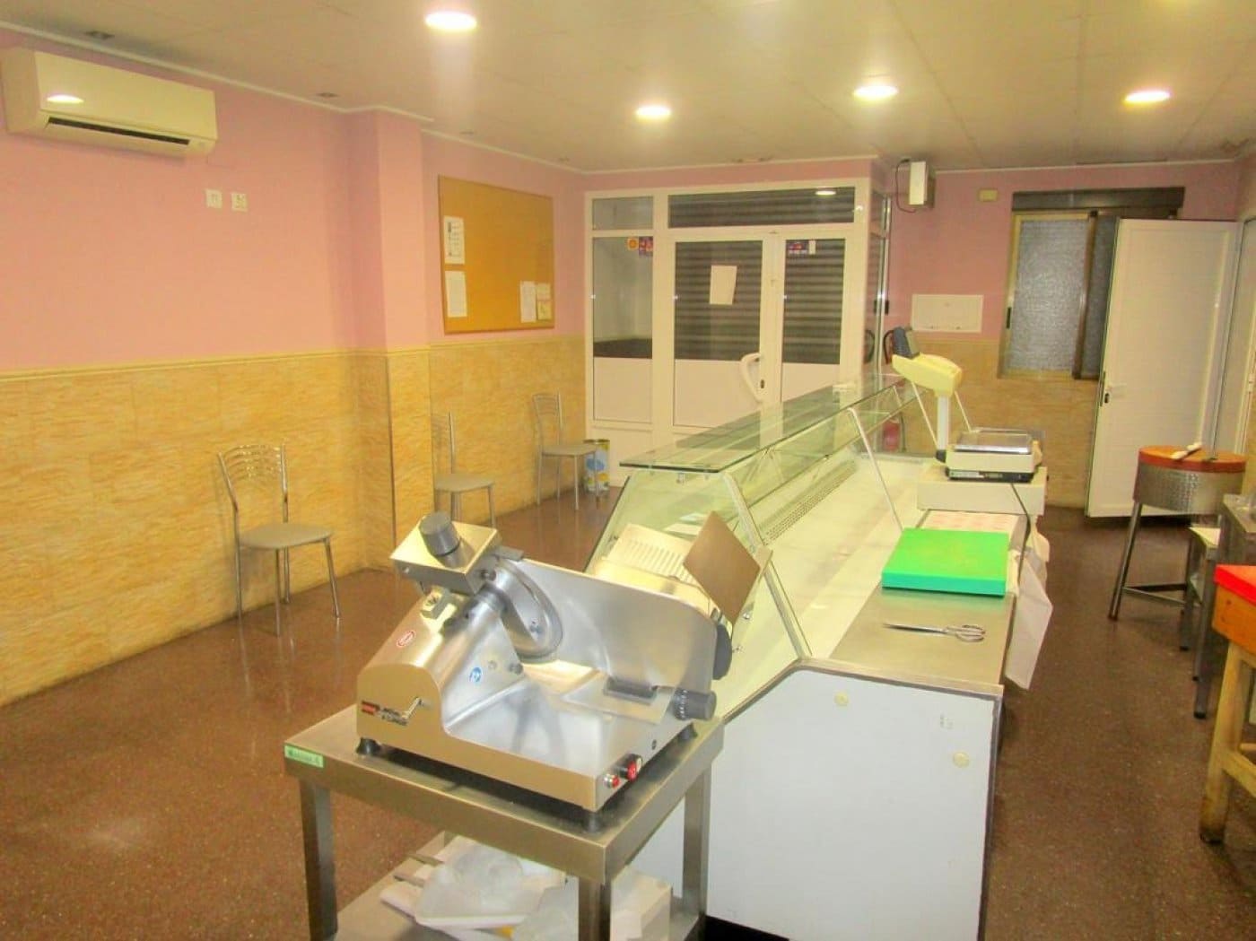 Erhverv til leje i Moixent - € 500 (Ref: 6181821)