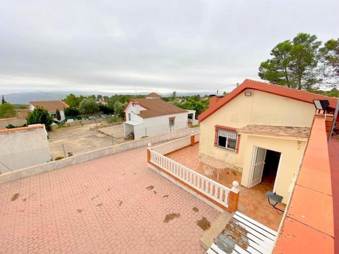 4 makuuhuone Huvila myytävänä paikassa Moixent mukana uima-altaan 
autotalli - 160 000 € (Ref: 6181855)