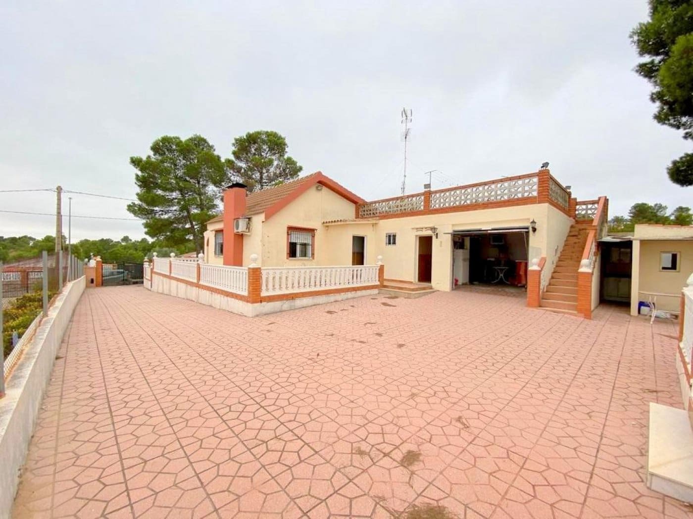 4 makuuhuone Huvila myytävänä paikassa Moixent mukana uima-altaan 
autotalli - 160 000 € (Ref: 6181855)