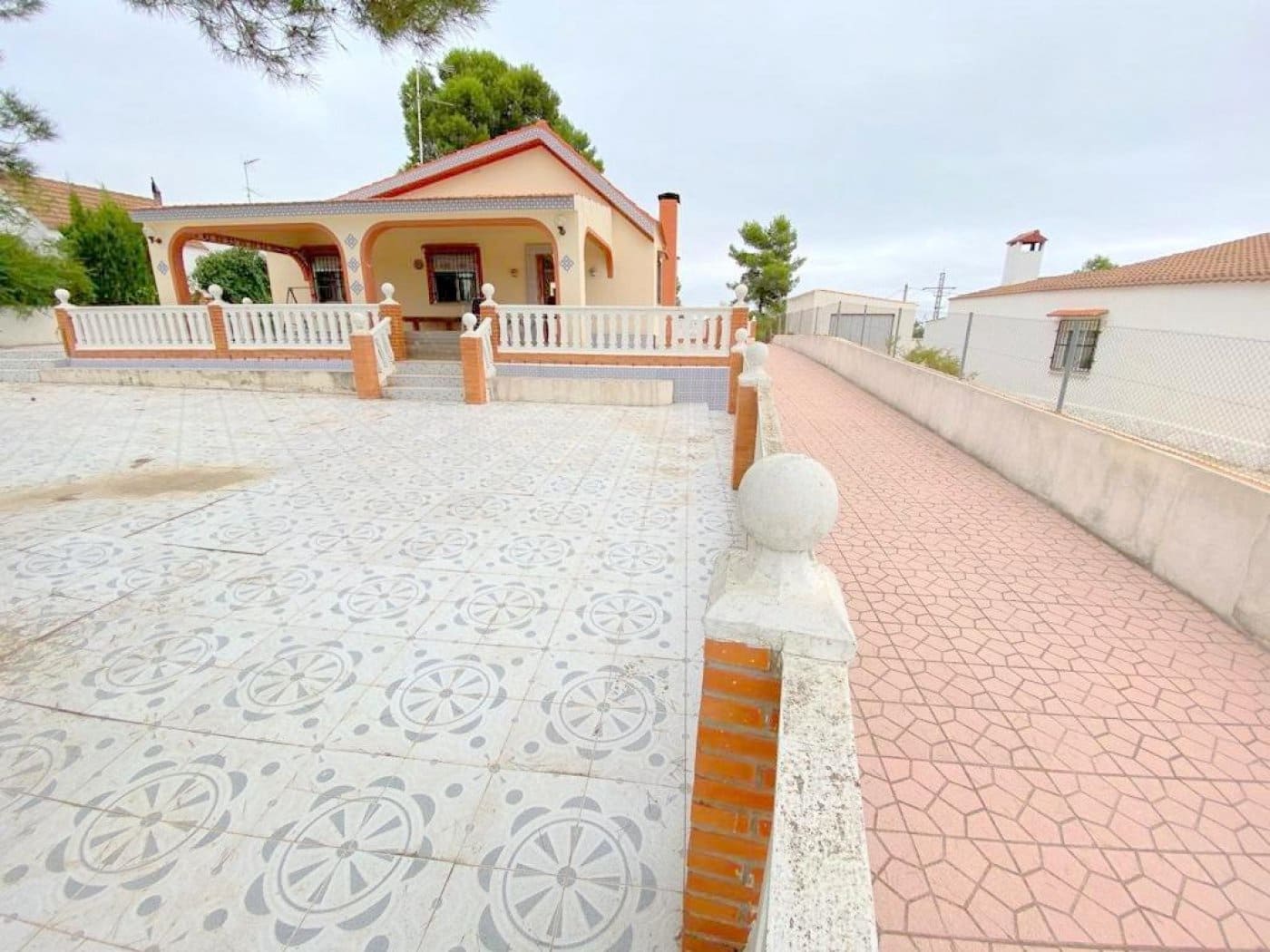 4 makuuhuone Huvila myytävänä paikassa Moixent mukana uima-altaan 
autotalli - 160 000 € (Ref: 6181855)