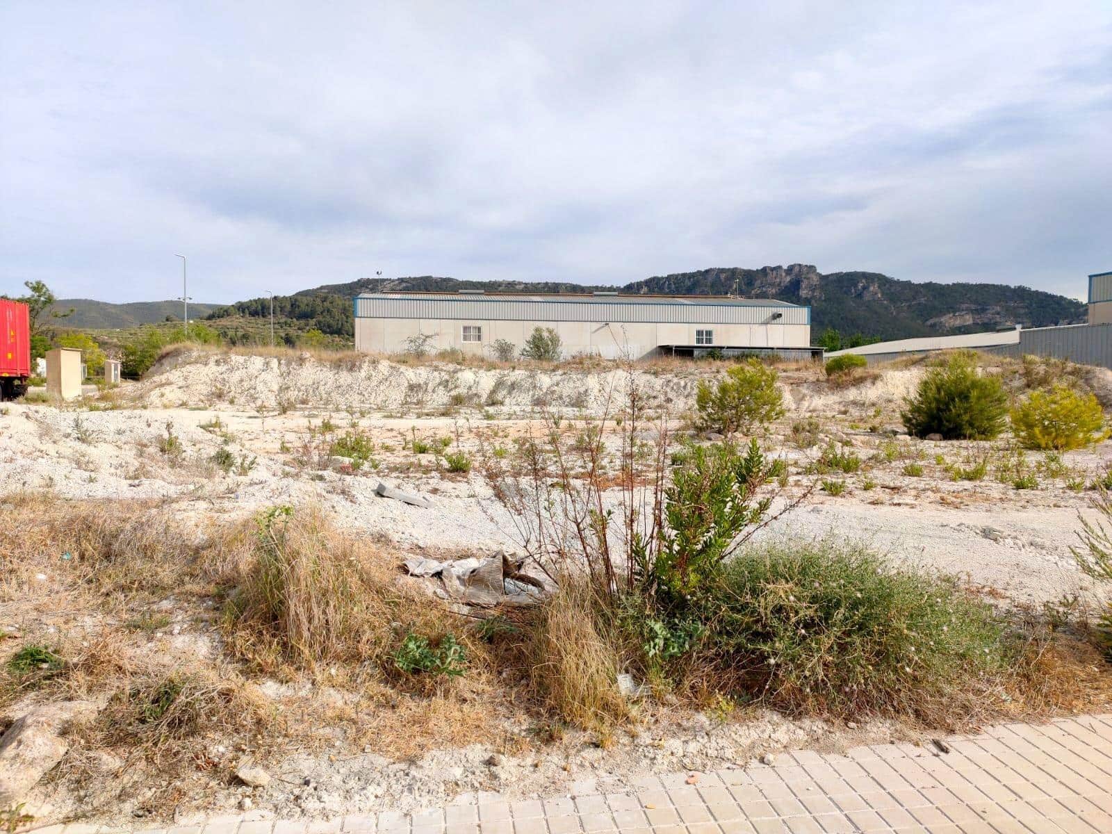 Ubebygd land til salgs i Moixent - € 60 000 (Ref: 7554375)