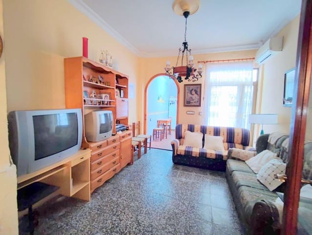 5 bedroom Townhouse for sale in La Pobla Llarga - € 127,000 (Ref: 7689649)