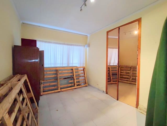 5 bedroom Townhouse for sale in La Pobla Llarga - € 127,000 (Ref: 7689649)