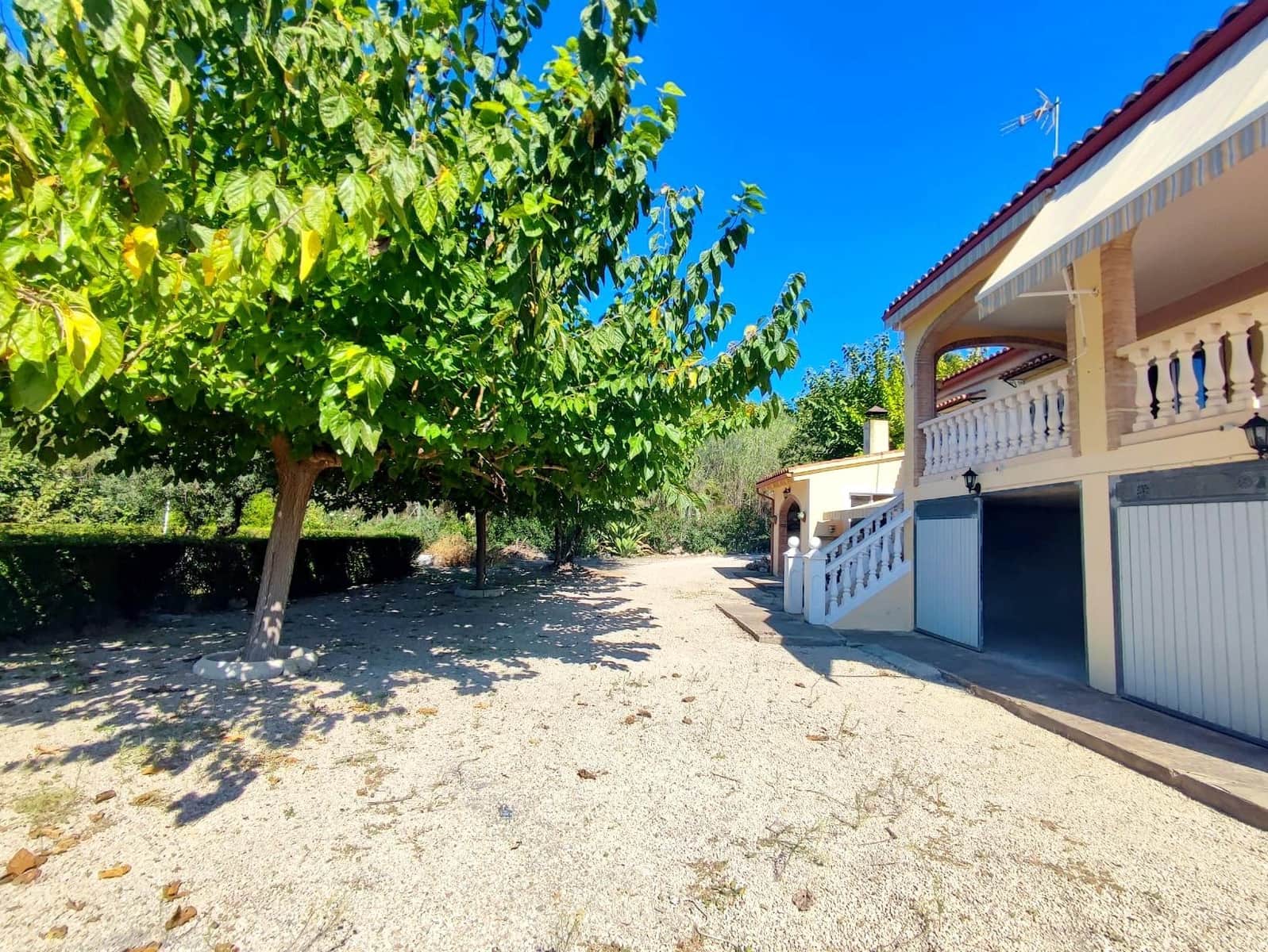 3 slaapkamer Villa te koop in Xativa met zwembad garage - € 300.000 (Ref: 8168943)