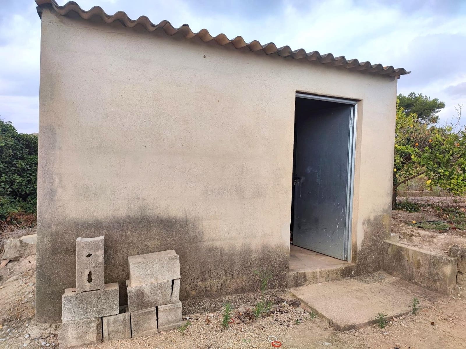 Grunde uden byggetilladelser til salg i Canals - € 33.000 (Ref: 8430654)