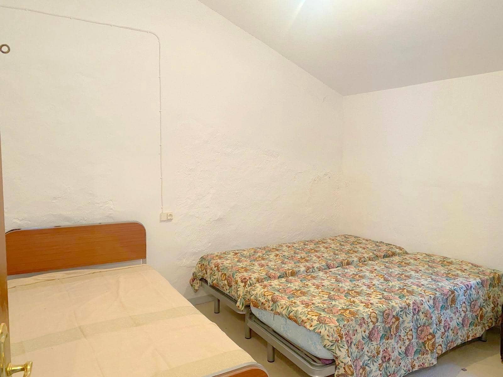 5 soveværelse Finca/Landehus til salg i La Font de la Figuera - € 180.000 (Ref: 8623552)