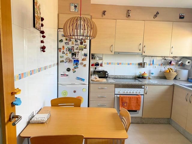 3 makuuhuone Rivitalo myytävänä paikassa Vallada mukana 
autotalli - 240 000 € (Ref: 8652682)