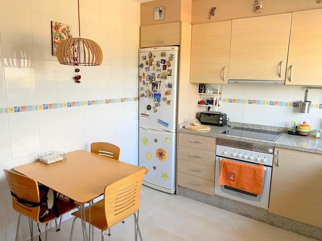 3 makuuhuone Rivitalo myytävänä paikassa Vallada mukana 
autotalli - 240 000 € (Ref: 8652682)