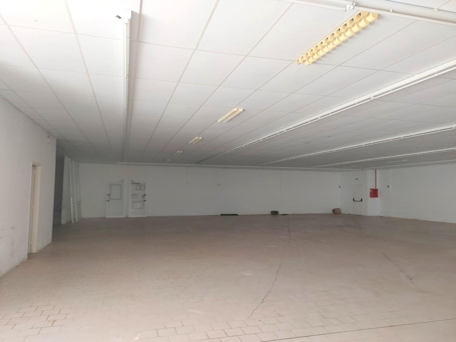 Erhverv til leje i Vallada - € 1.900 (Ref: 8900332)