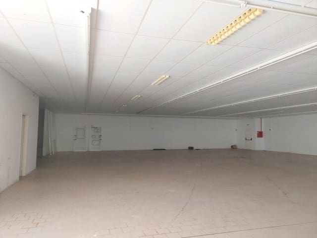 Erhverv til leje i Vallada - € 1.900 (Ref: 8900332)