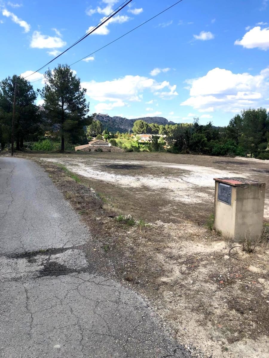 Grunde uden byggetilladelser til salg i Xativa - € 40.000 (Ref: 9057706)