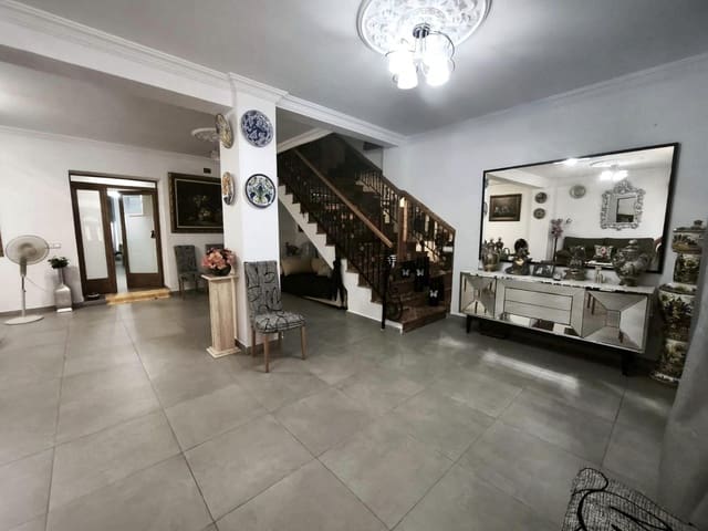 4 bedroom Townhouse for sale in Xàtiva with pool - € 220,000 (Ref: 9285309)