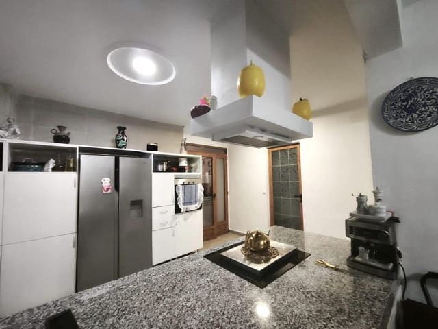 4 bedroom Townhouse for sale in Xàtiva with pool - € 220,000 (Ref: 9285309)