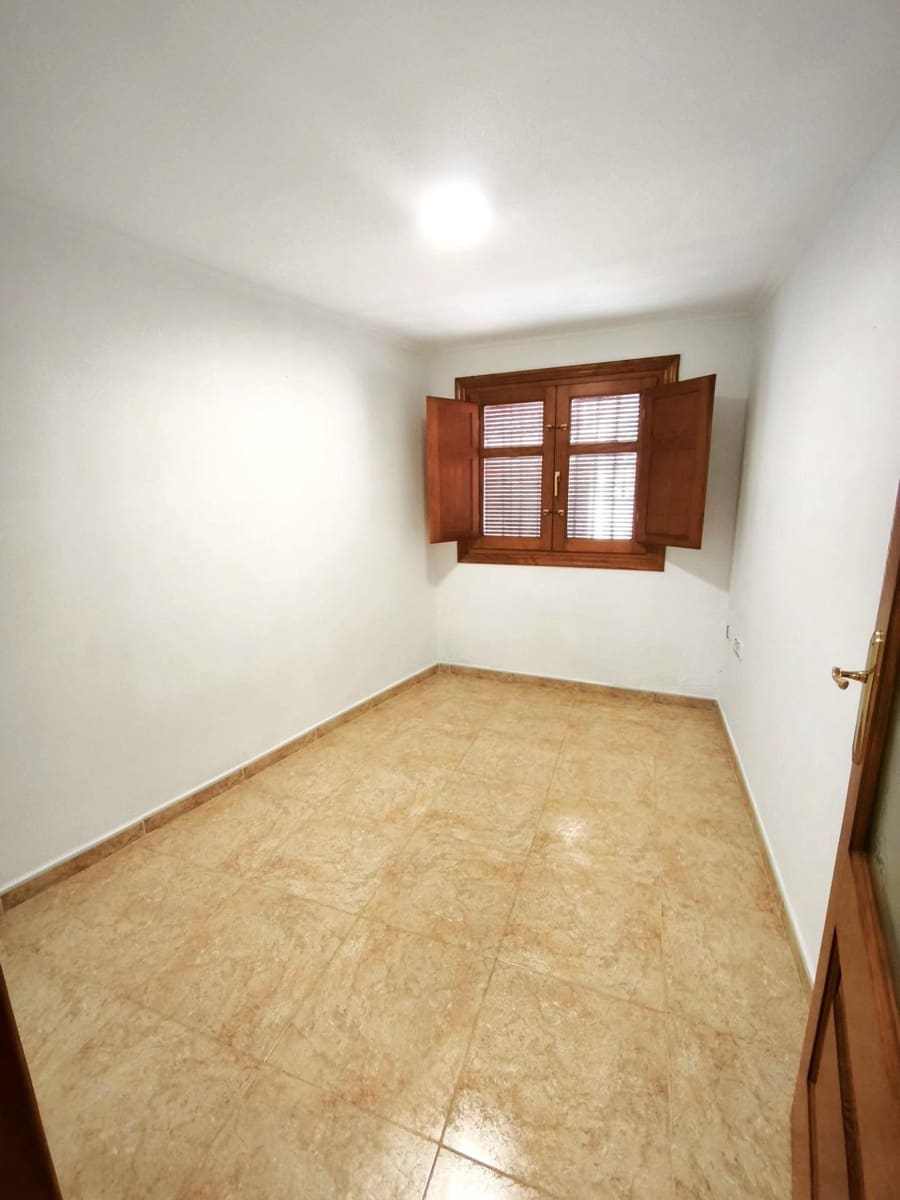 6 bedroom Townhouse for sale in Xativa - € 160,000 (Ref: 9296979)
