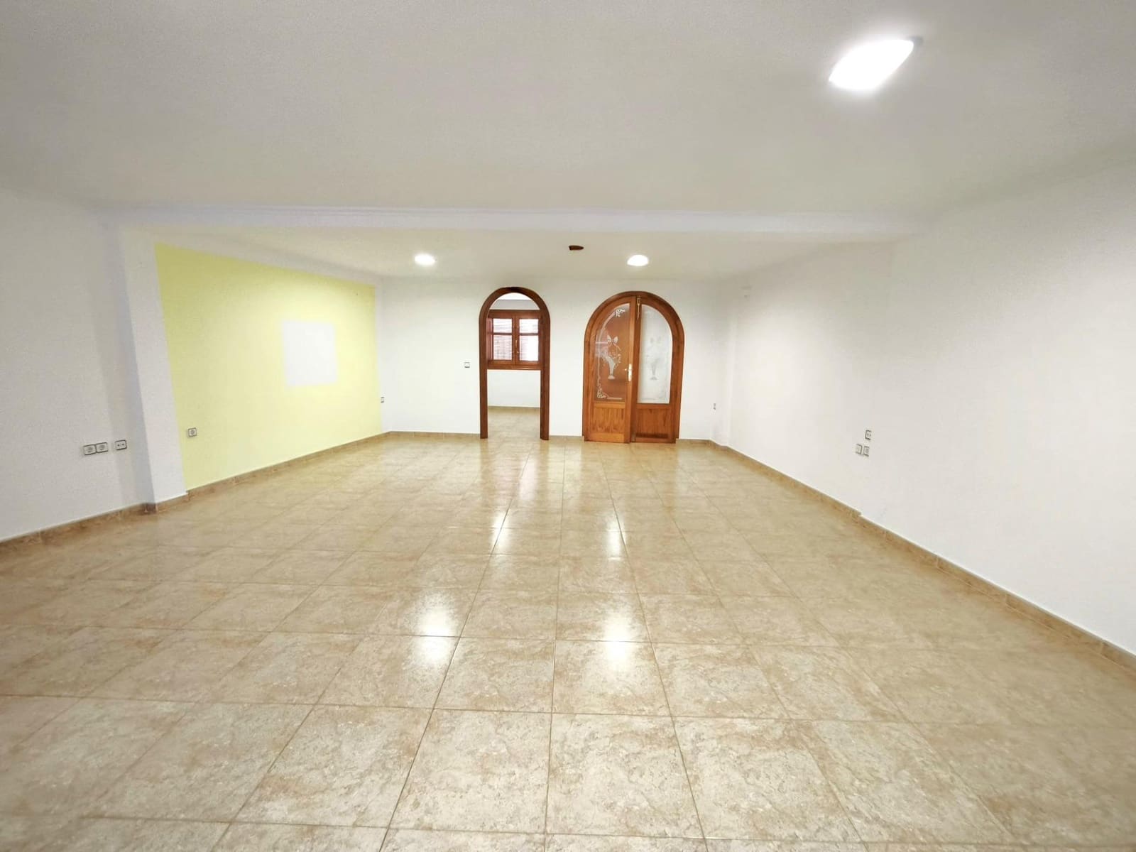 6 bedroom Townhouse for sale in Xativa - € 160,000 (Ref: 9296979)