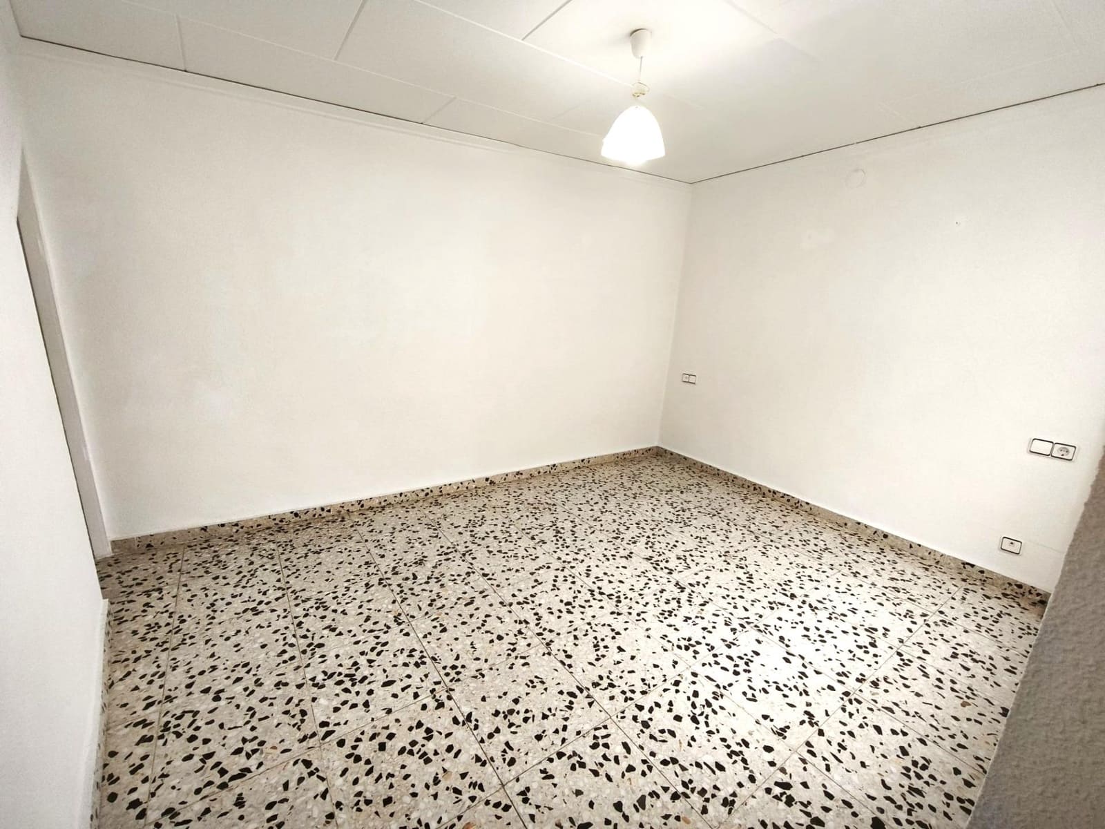 6 bedroom Townhouse for sale in Xativa - € 160,000 (Ref: 9296979)