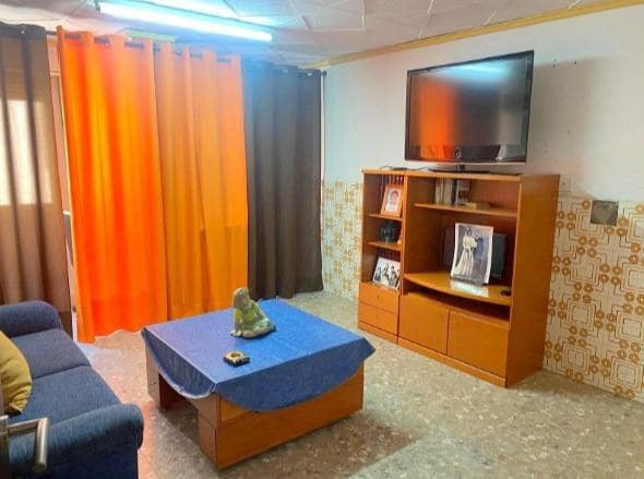 5 bedroom Flat for sale in Moixent - € 159,000 (Ref: 9335063)