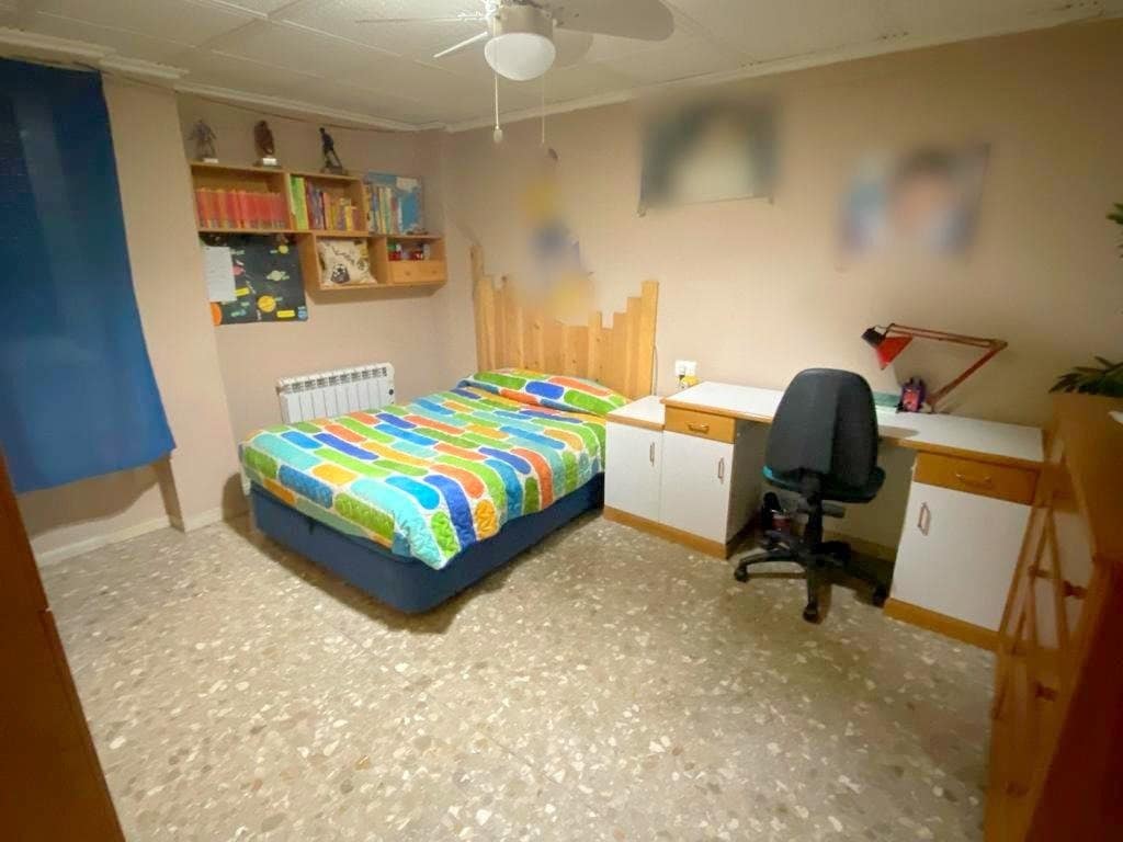 5 bedroom Flat for sale in Moixent - € 159,000 (Ref: 9335063)