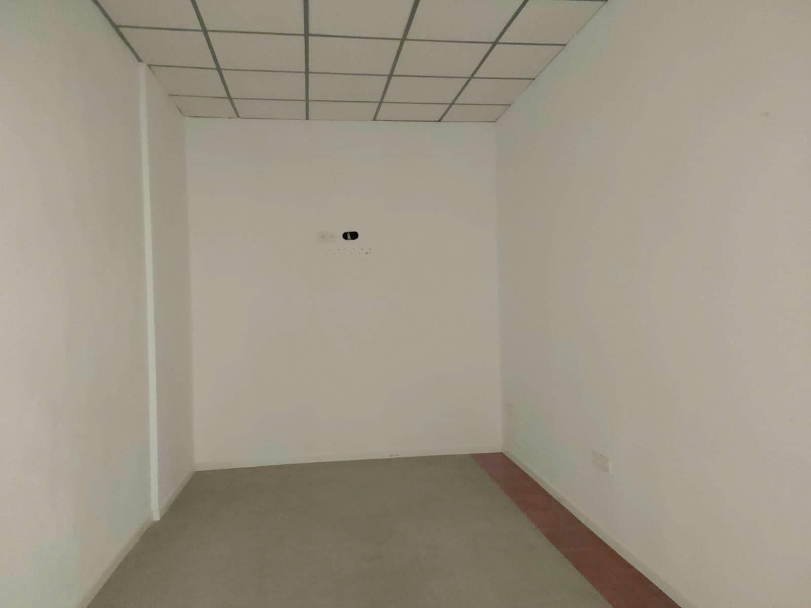 Commercial for rent in Moixent - € 650 (Ref: 9403493)