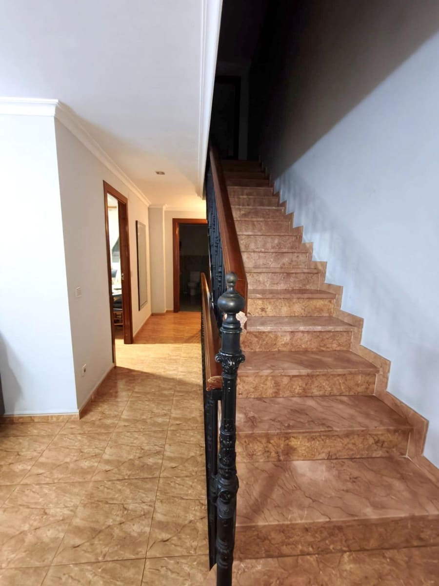 4 sovrum Radhus till salu i Llanera de Ranes med garage - 165 000 € (Ref: 9411075)