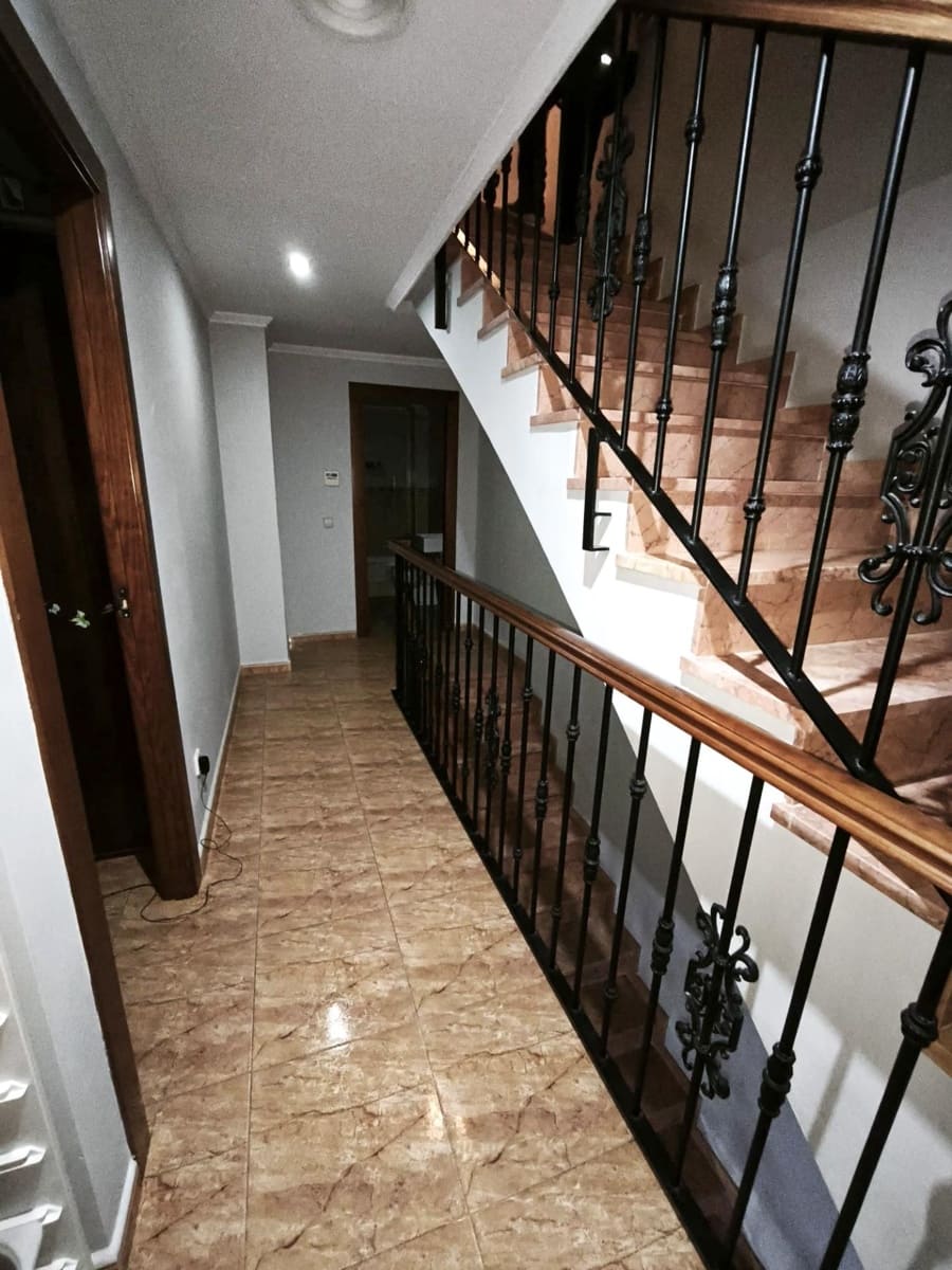 4 sovrum Radhus till salu i Llanera de Ranes med garage - 165 000 € (Ref: 9411075)