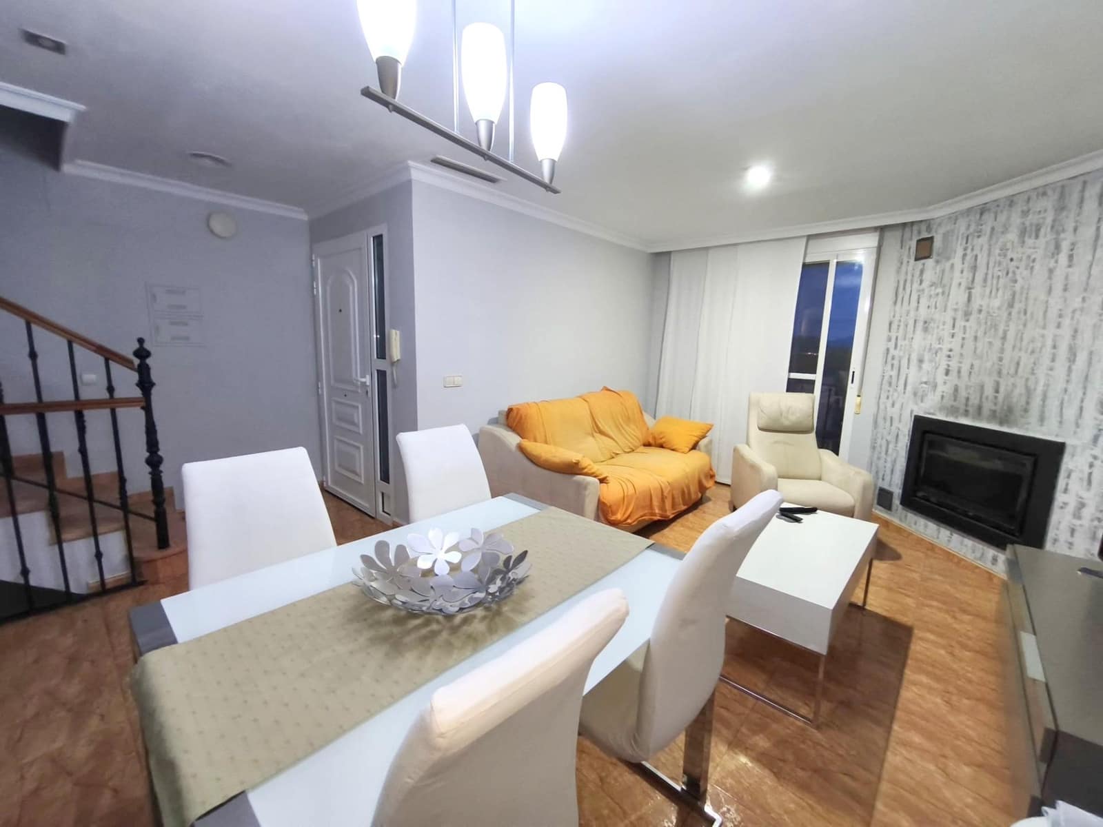 4 sovrum Radhus till salu i Llanera de Ranes med garage - 165 000 € (Ref: 9411075)