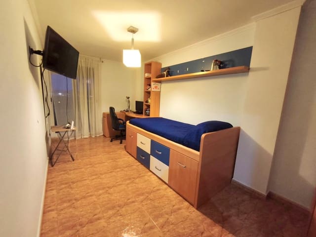 4 sovrum Radhus till salu i Llanera de Ranes med garage - 165 000 € (Ref: 9411075)