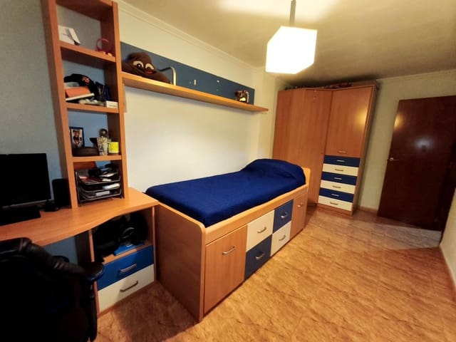 4 sovrum Radhus till salu i Llanera de Ranes med garage - 165 000 € (Ref: 9411075)