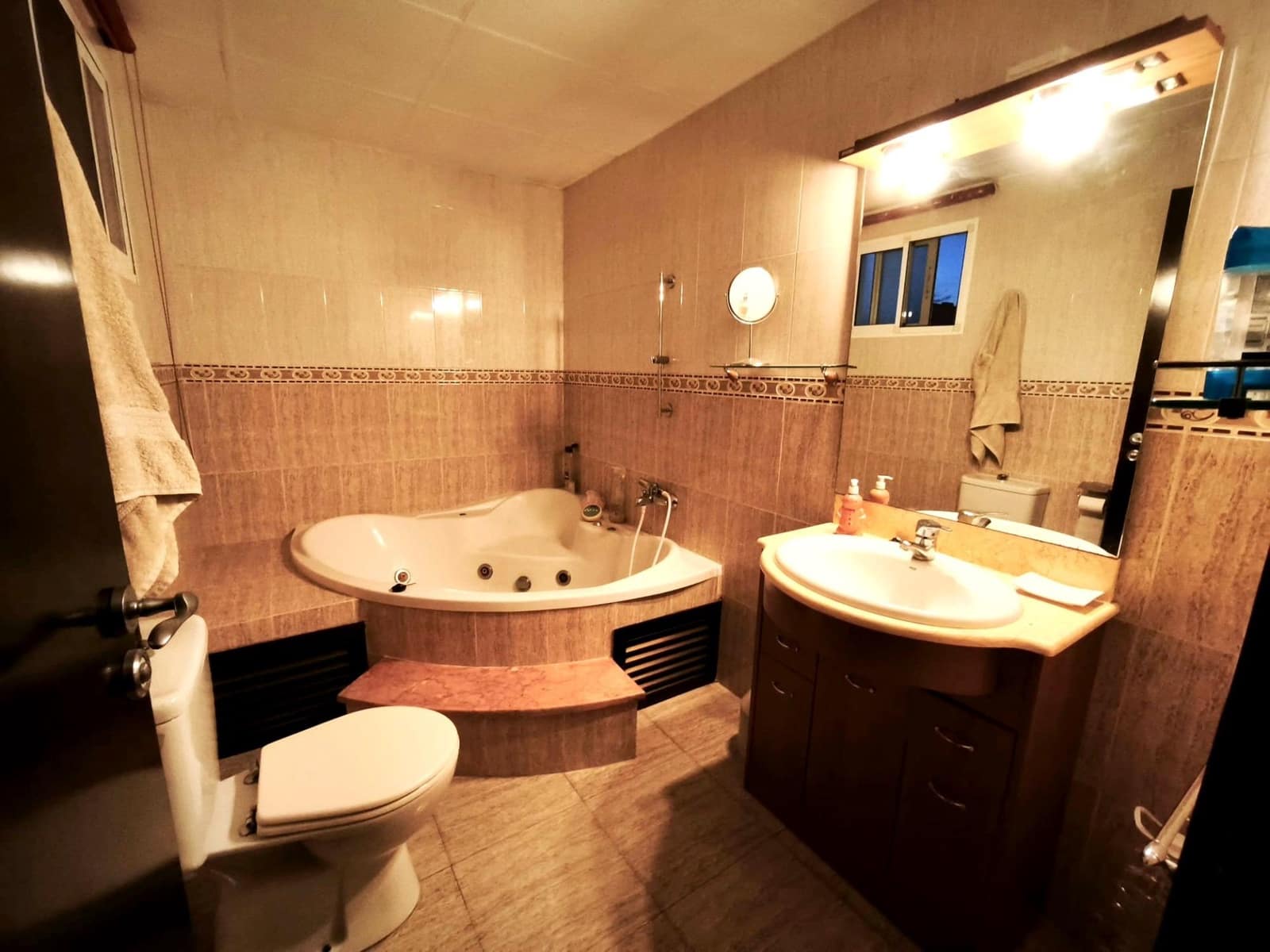 4 sovrum Radhus till salu i Llanera de Ranes med garage - 165 000 € (Ref: 9411075)