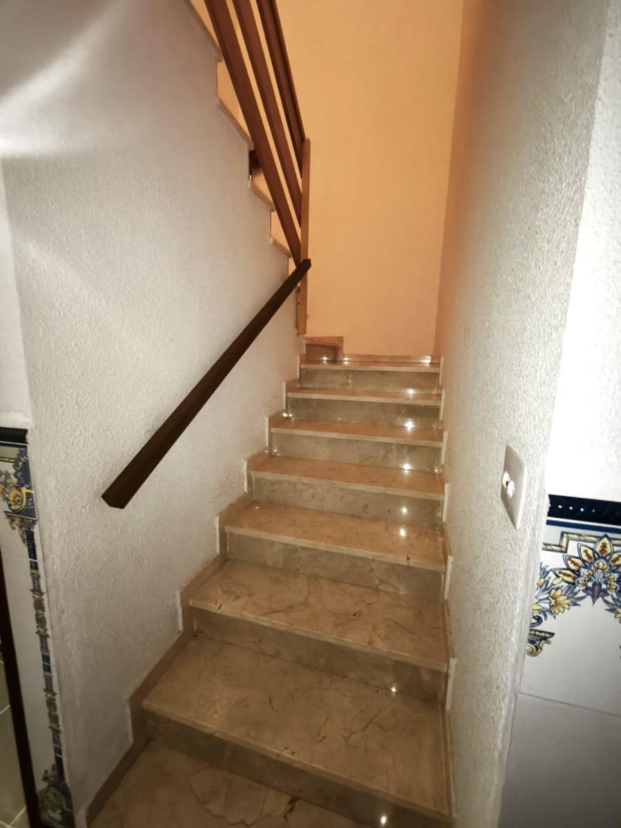 4 bedroom Townhouse for sale in Barxeta - € 166,000 (Ref: 9519286)