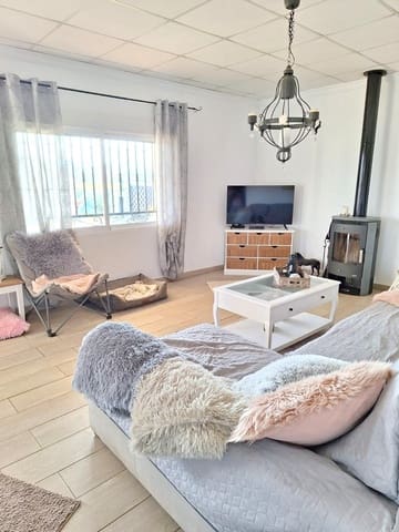 3 bedroom Villa for sale in Llocnou d'en Fenollet with pool - € 243,000 (Ref: 9548345)