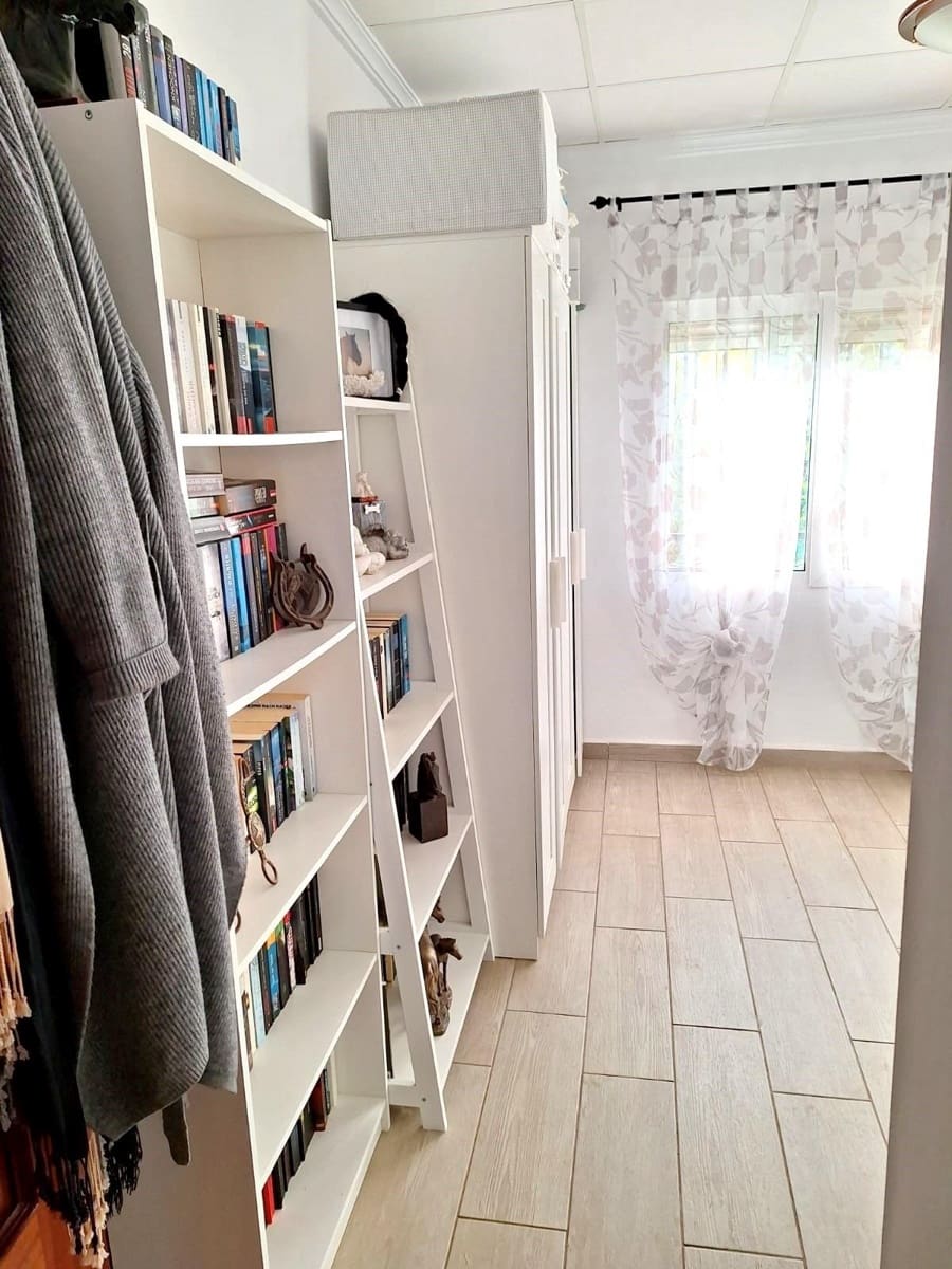 3 bedroom Villa for sale in Llocnou d'en Fenollet with pool - € 243,000 (Ref: 9548345)