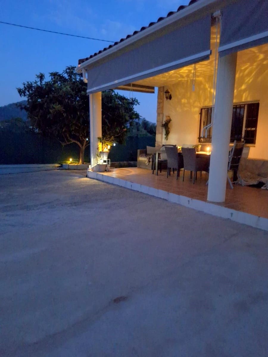 3 bedroom Villa for sale in Llocnou d'en Fenollet with pool - € 243,000 (Ref: 9548345)