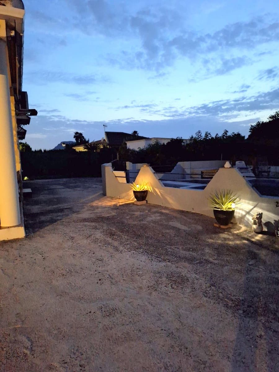 3 bedroom Villa for sale in Llocnou d'en Fenollet with pool - € 243,000 (Ref: 9548345)