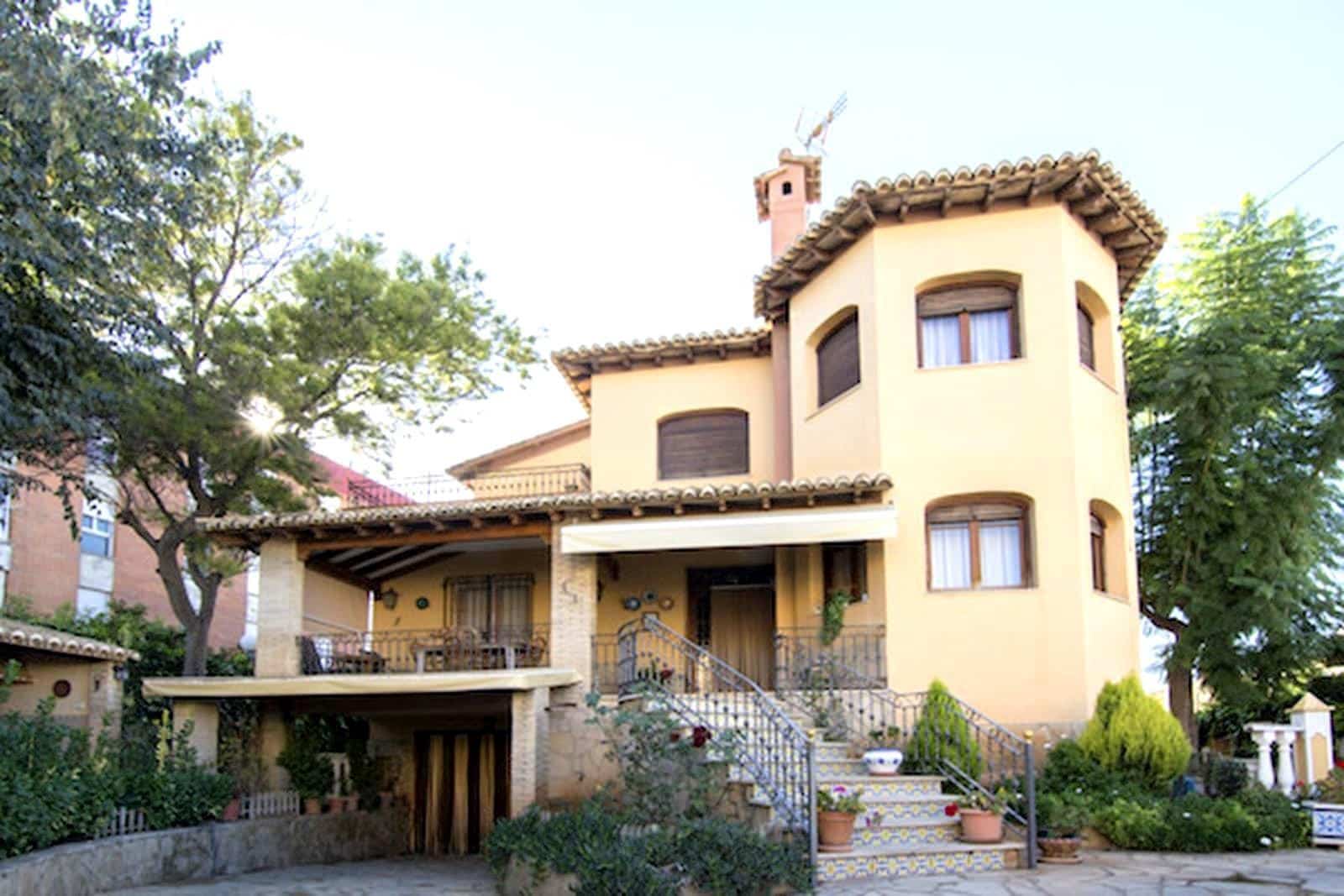 6 soveværelse Villa til salg i Canals med garage - € 400.000 (Ref: 9555975)