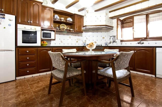 6 soveværelse Villa til salg i Canals med garage - € 400.000 (Ref: 9555975)