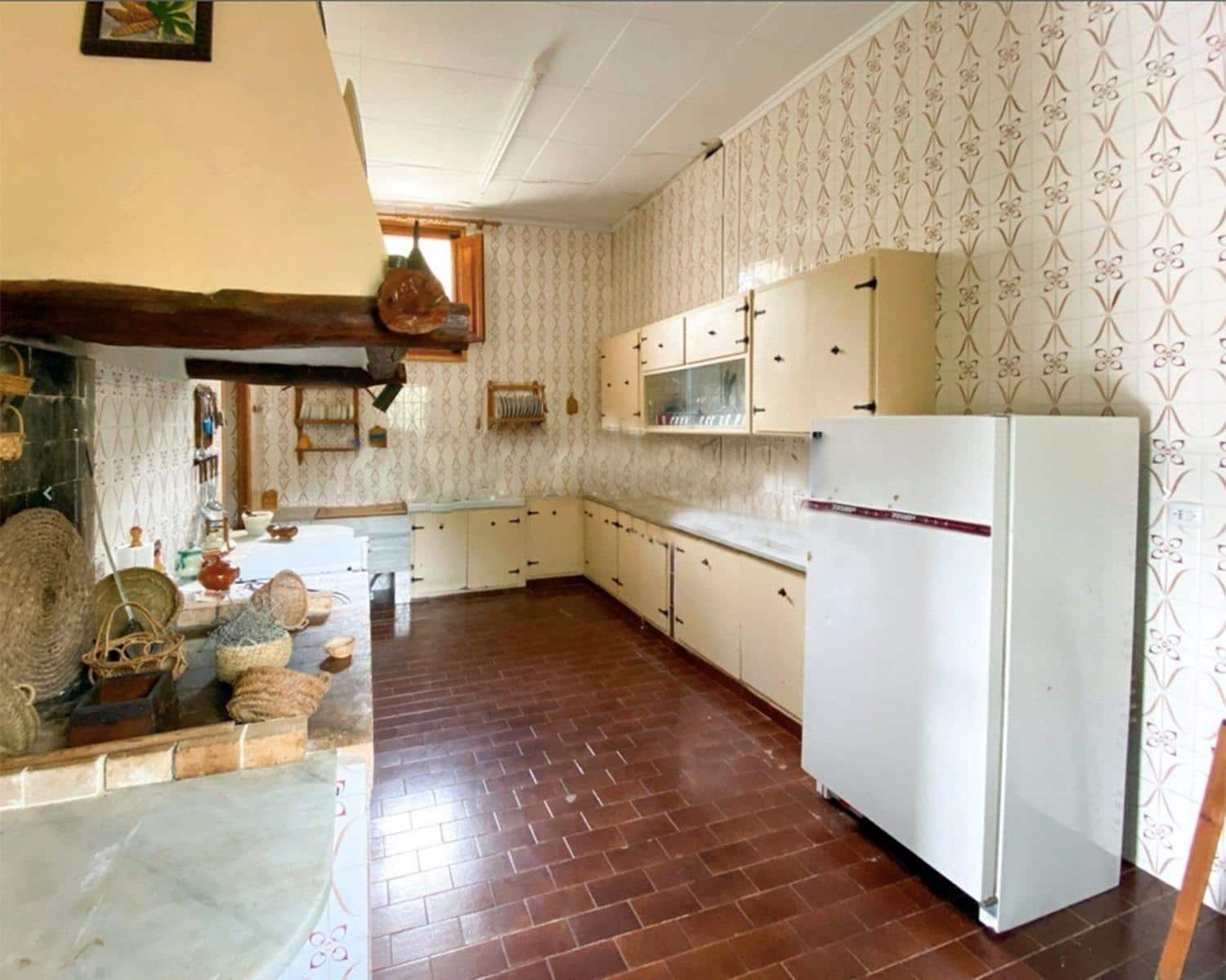 6 bedroom Finca/Country House for sale in La Font de la Figuera - € 360,000 (Ref: 9715008)