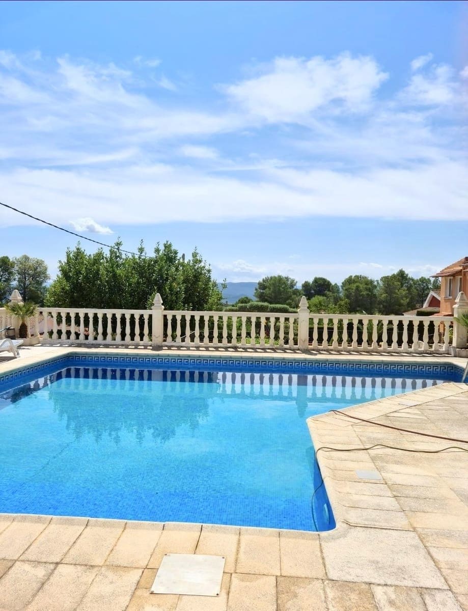 3 bedroom Villa for sale in Moixent with pool garage - € 190,000 (Ref: 9726751)