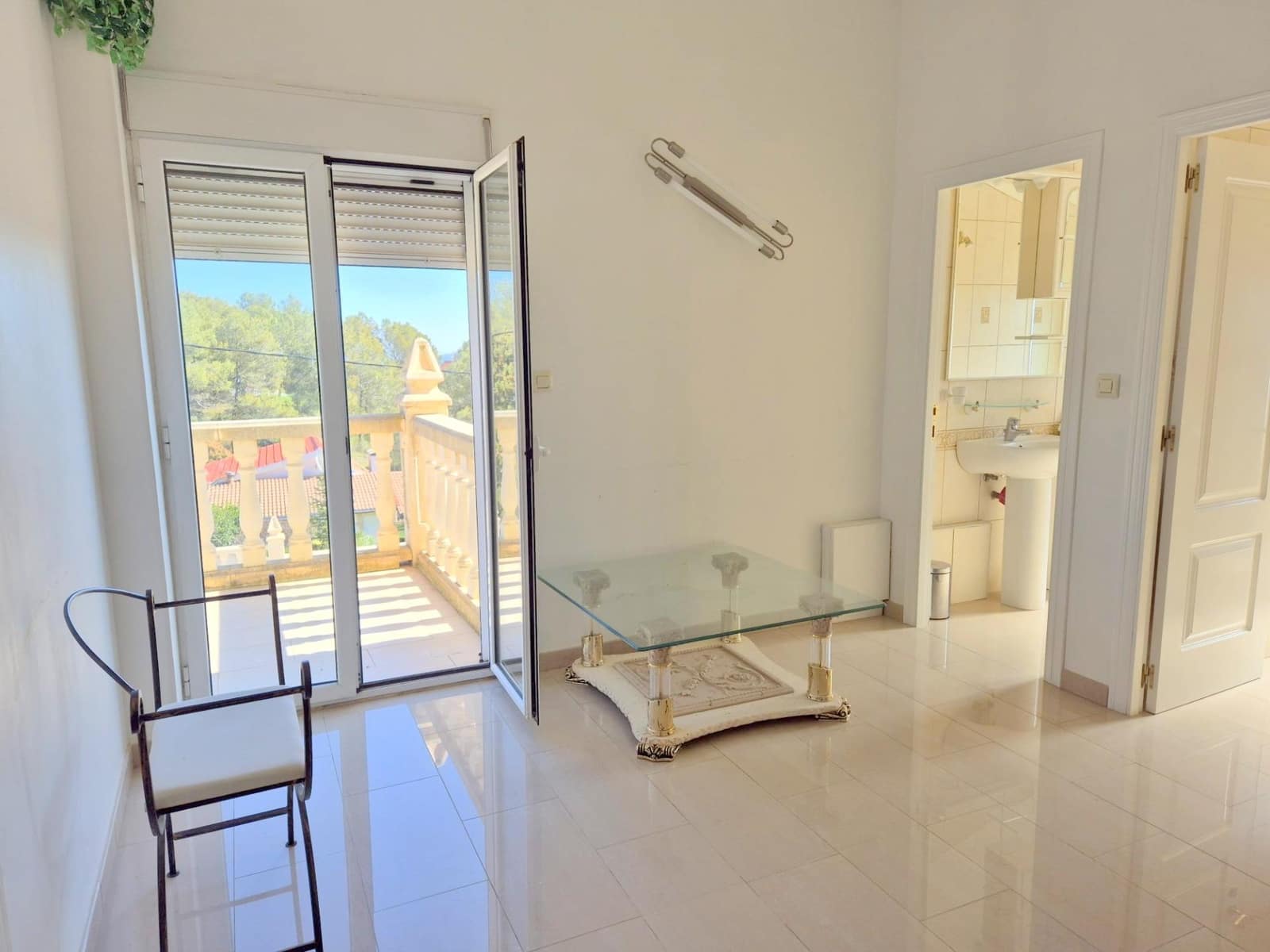 3 bedroom Villa for sale in Moixent with pool garage - € 190,000 (Ref: 9726751)