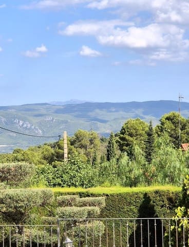 Chalet de 4 habitaciones en Moixent en venta con piscina garaje - 190.000 € (Ref: 9726751)